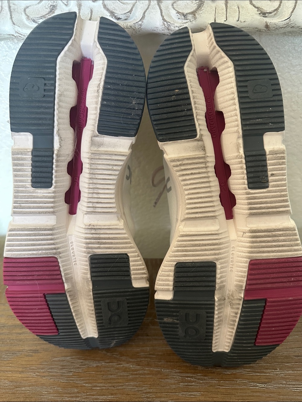 On CloudTec Running Shoes 👟 🏃‍♀️ - Picture 3 of 4